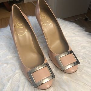 Brand new Roger Vivier pumps sz38